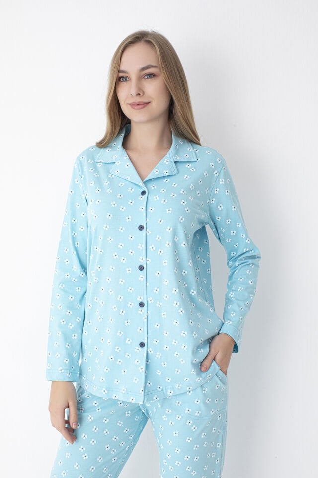 Turkuaz Beyaz Çiçek Desenli Önden Düğmeli Gömlek Yaka %100 Pamuk Pijama Takımı – Rahat ve Şık Ev Giyimi