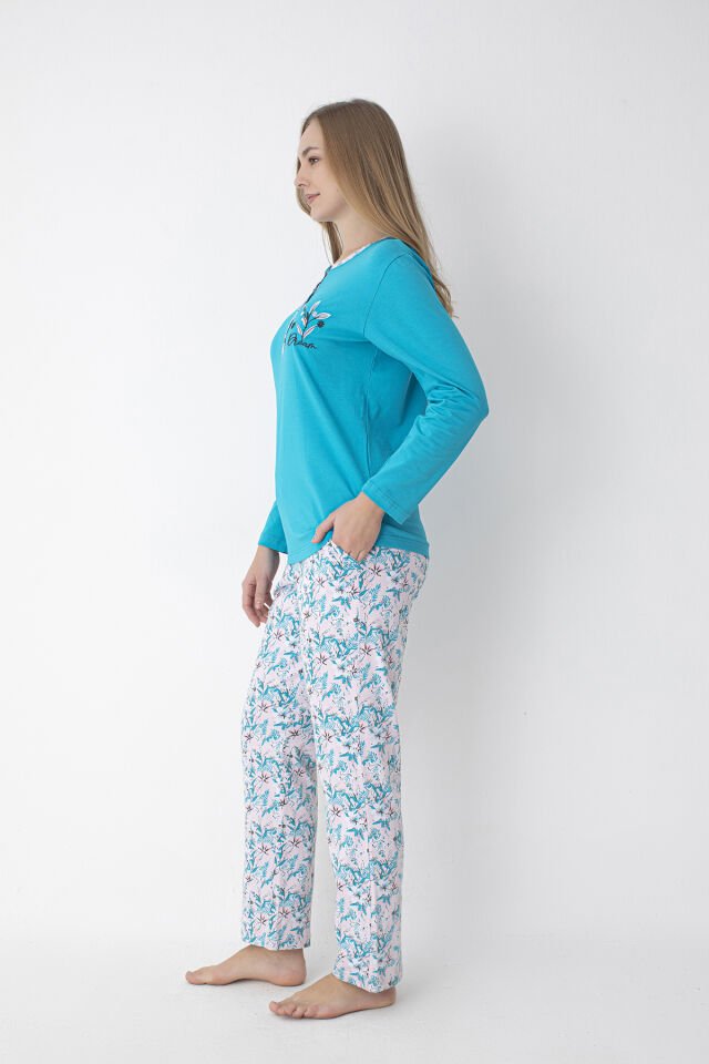 Turkuaz / Pembe Çiçek Desenli Uzun Kollu %100 Pamuk Pijama Takımı – Rahat ve Konforlu Ev Giyimi