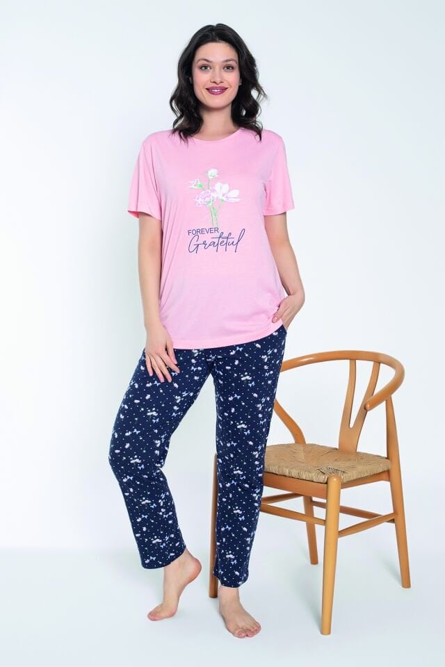 Pembe Çiçek Desenli Kısa Kollu %100 Pamuk Pijama Takımı – Rahat ve Konforlu Ev Giyimi