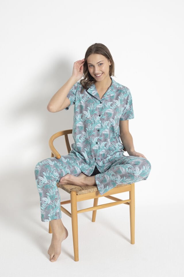 Turkuaz Tropik DesenliKısa Kollu %100 Pamuk Pijama Takımı – Rahat ve Konforlu Ev Giyimi