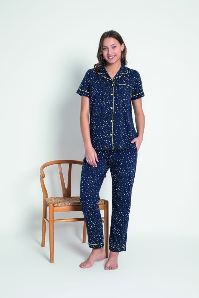 Lacivert/Sarı Yıldız Desenli Biyeli Kısa Kollu %100 Pamuk Pijama Takımı – Rahat ve Konforlu Ev Giyimi