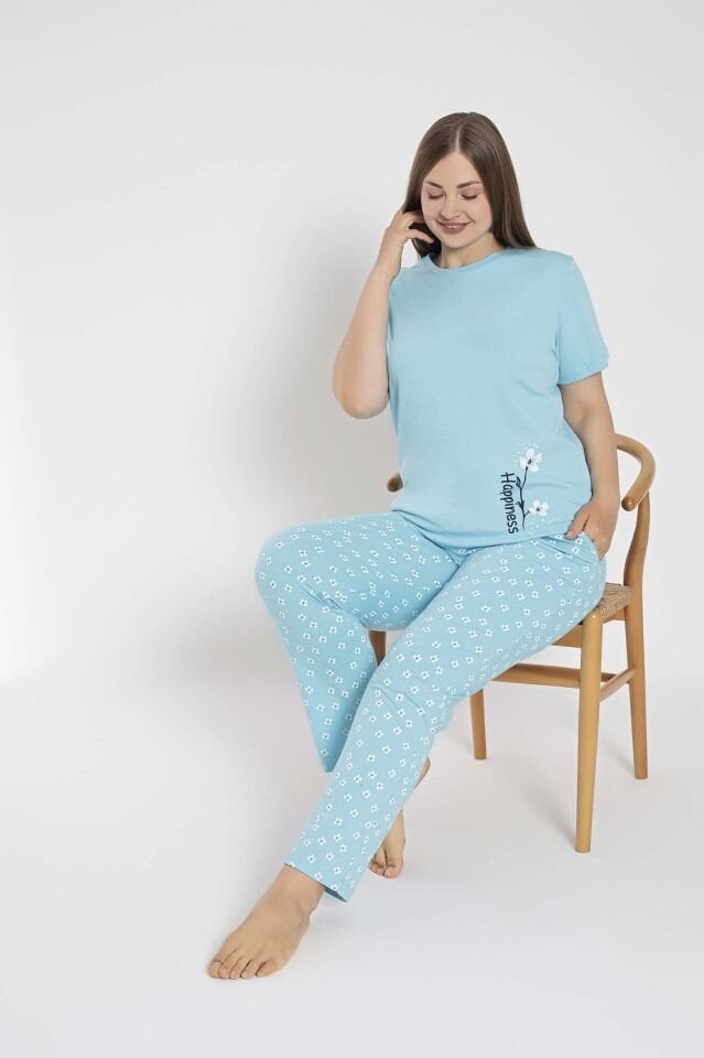 Turkuaz Papatya Desenli Kısa Kollu Büyük Beden %100 Pamuk Pijama Takımı – Rahat ve Konforlu Ev Giyimi