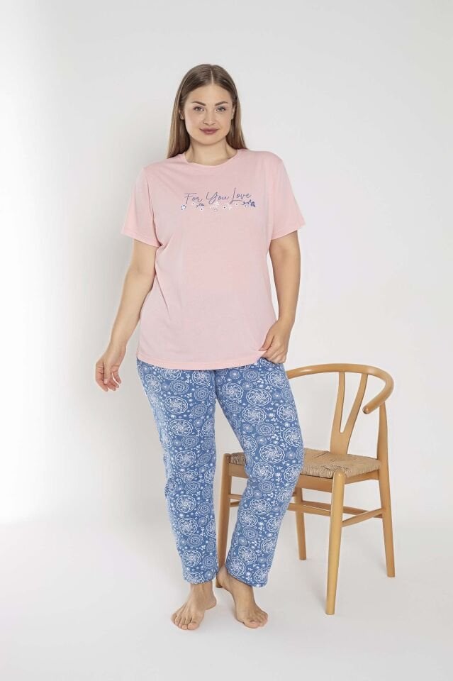 Pembe/Mavi Desenli Kısa Kollu Büyük Beden %100 Pamuk Pijama Takımı – Rahat ve Konforlu Ev Giyimi